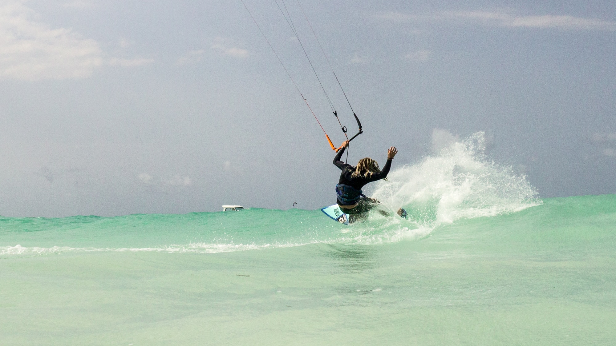 Surf & Kite Zanzibar with Aquaholics